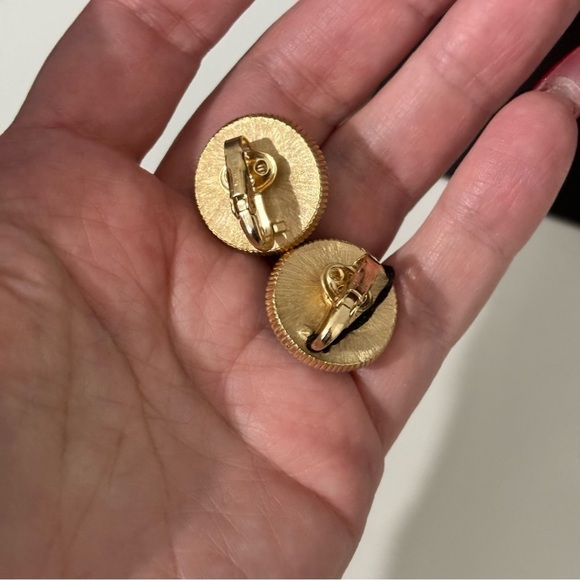 Trifari New with tags Vintage 2 pc set - Picture 10 of 12